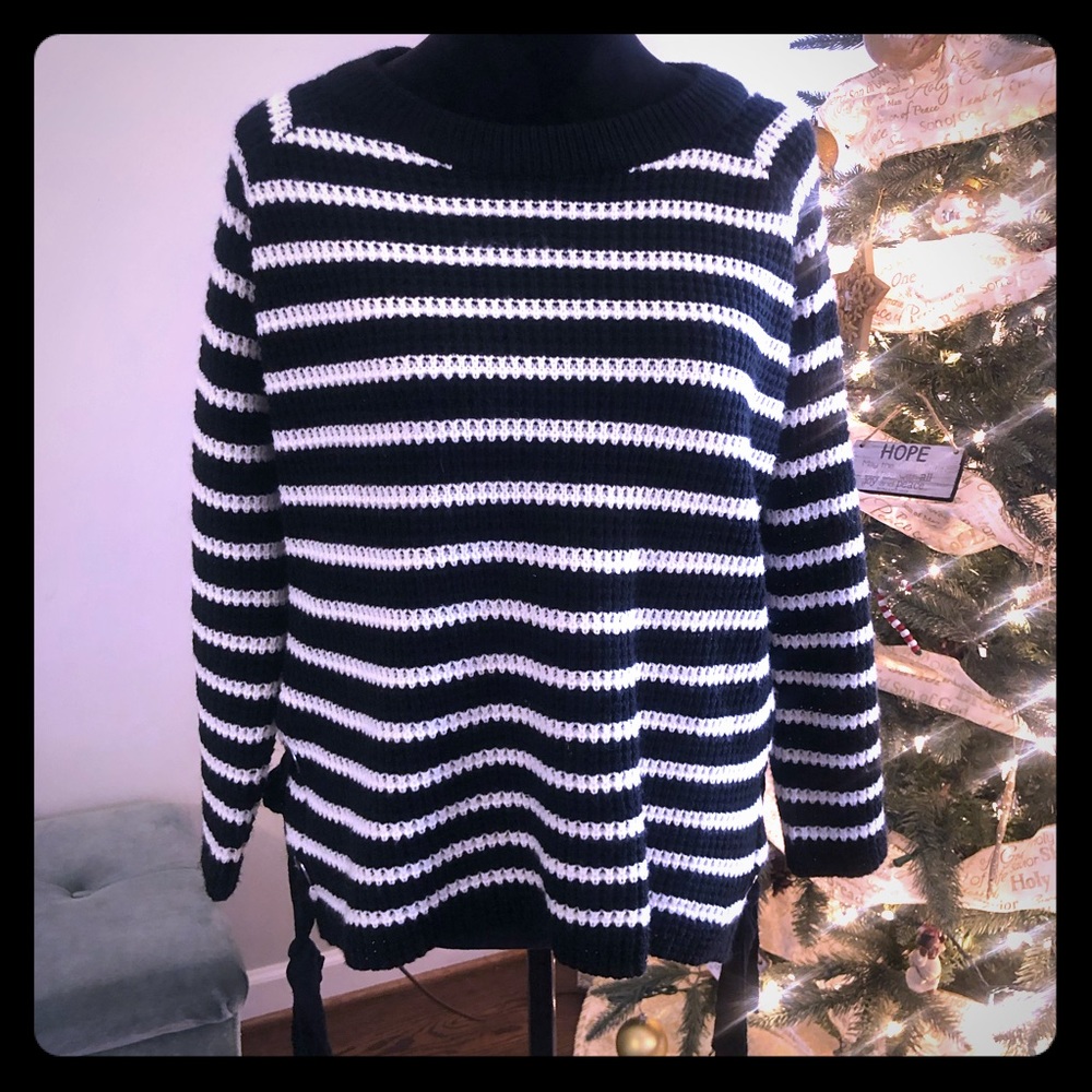 SHE & SKY SWEATER